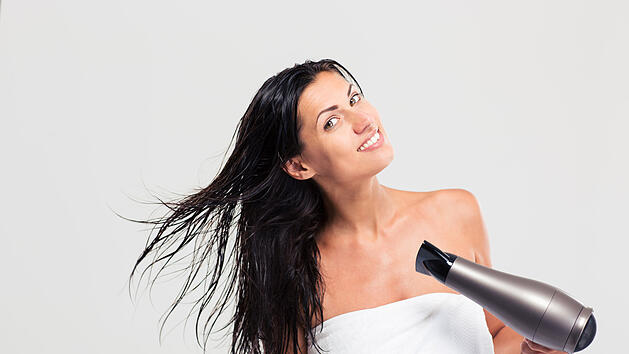 Haare föhnen, Haarföhn, Föhn, Haartrockner, Haare, Haare waschen