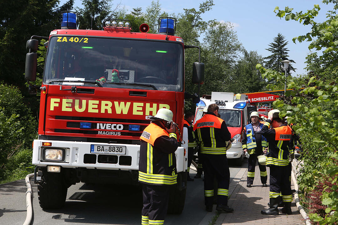 Kreis Bamberg: Brennende Mülltonnen greifen auf Garage und Wohnhaus über