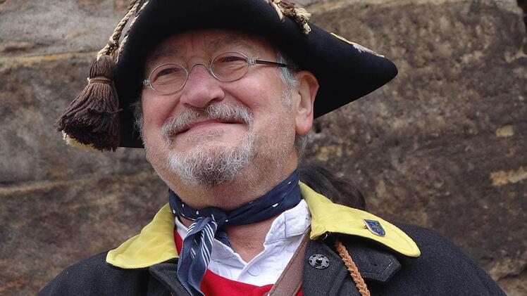 Eberns Türmer Armin Dominka blies deutschlandweit ins Horn und lud seine Zunftkollegen nach Ebern ein.