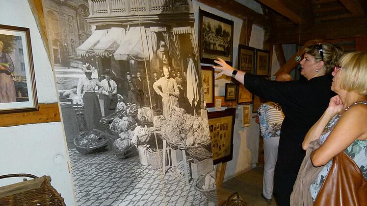 Ein Foto-Beispiel aus der Sonderausstellung: Der Verein jüngerer Gärtner(Obere Gärtnerei) um 1920.