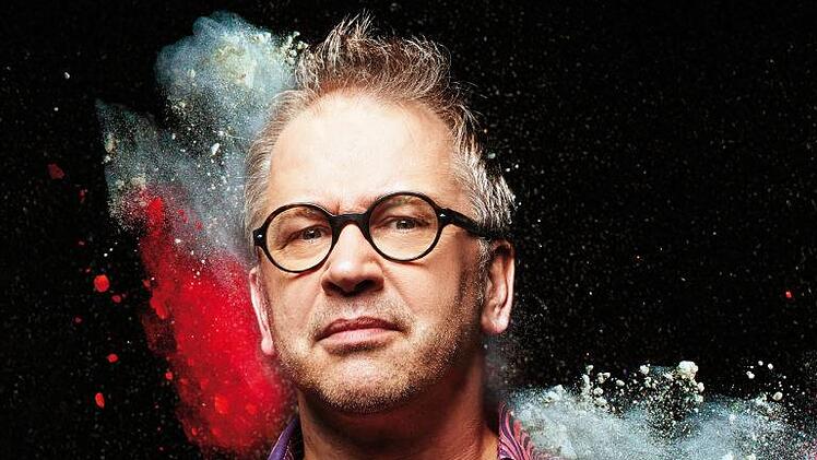 Kabarettist Robert Griess  gastiert am Samstag, 26. Oktober, 19.30 Uhr, in die Galerie Form+Farbe. Foto:   Jochen Manz.