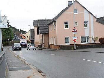 Für den Bereich zum Ortsausgang Richtung Neukenroth fordert der Markt Pressig eine 30 km/h-Geschwindigkeitsbegrenzung.  Foto: Hofmann