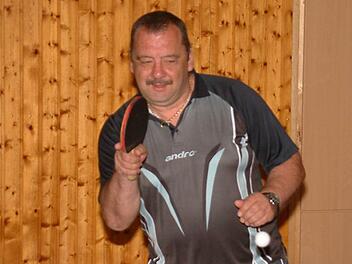 Frank Barthel vom FC Wacker Haig gab sich beim 8:8 in Naila in seinen beiden Einzeln keine Blöße. Foto: Hans Franz