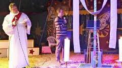 Diakon Joachim Stapf und Jugendseelsorger Matthias Vetter feierten einen Zirkus-Gottesdienst.