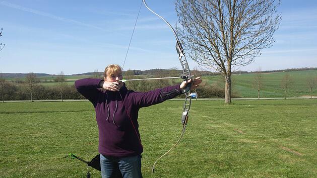 Nach 2016 wurde Susann Samper auch f&uuml;r 2019 zur Sportlerin des Jahres in der Gemeinde Oerlenbach gek&uuml;rt. Die Bogensch&uuml;tzin  ist Aush&auml;ngeschild des SV Eltingshausen.Archiv/Stefan Geiger