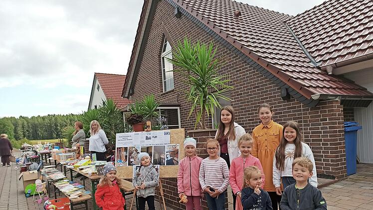 Einen Kinderflohmarkt veranstalteten die j&uuml;ngsten Anwohner am Rasengraben und trugen dazu bei, dass Altersgenossen im Hochwassergebiet von Ahrweiler geholfen wird.