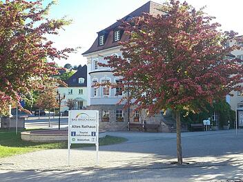 Bad Brückenau präsentiert sich als Ort für Erholung und Gesundheit: auf Messen, in Broschüren und in der Tourist-Info im Alten Rathaus. Foto: Archiv/Rolf Pralle