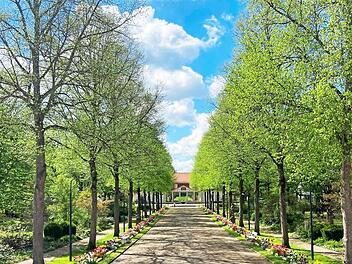 Der Kurpark ist für die Besucher bereit.