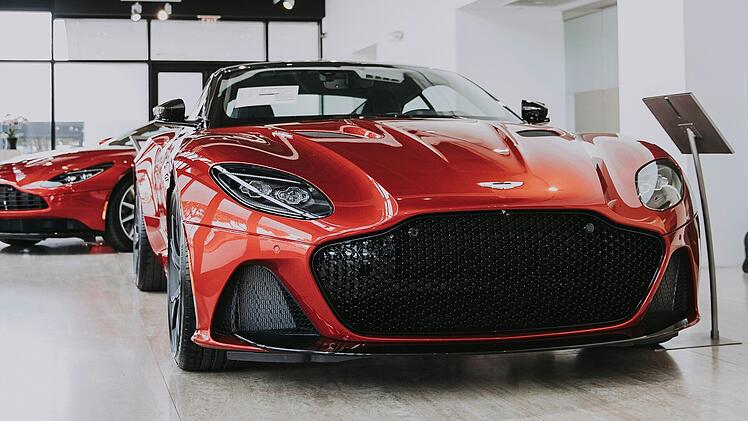 Aston-Martin-Store eröffnet in Nürnberg - Fahren wie James Bond