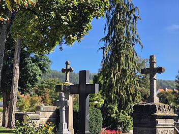 Kronach leuchtet 2027: Friedhof wird zum neuen Lichtweg