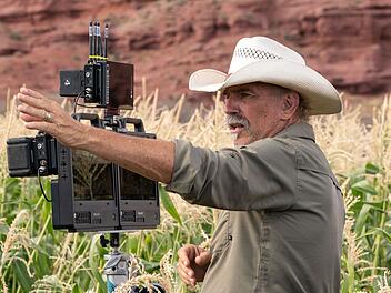 Kevin Costner zeichnet sich für "Horizon" als Autor, Regisseur, Produzent und Darsteller verantwortlich.