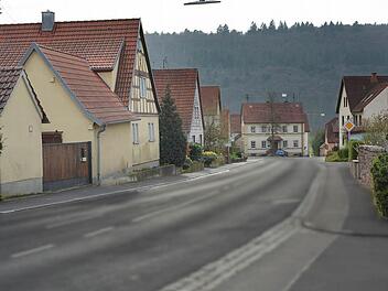 Im Ortsteil soll die Straßenbeleuchtung erneuert werden. Dafür könnte es in Bad Bocklet finster werden. Die Caritas hat den Pachtvertrag für die Kuranlagen zum Jahresende gbekündigt. Sollte er nicht doch verlängert werden, muss der Freistaat einen neuen Betreiber suchen. Foto: Björn Hein