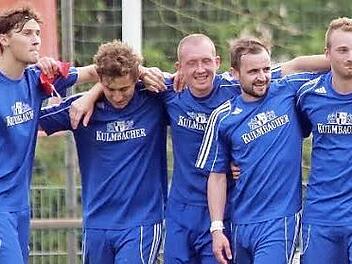 Glückliche Neustadter! Nach dem Schlusspfiff war die Freude im Lager des TBVfL Neustadt/Wildenheid groß.  Fotos: Timo Geldner
