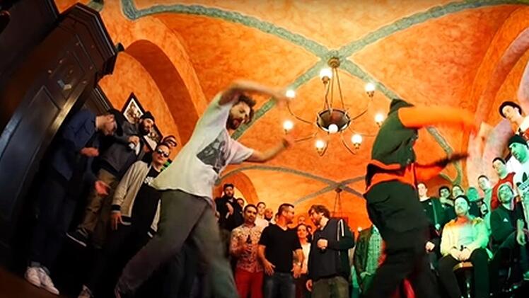 Gedreht wurde das Video zum  Wirtshaus-Rap im Weißbierhaus in Bamberg. Fotos: privat