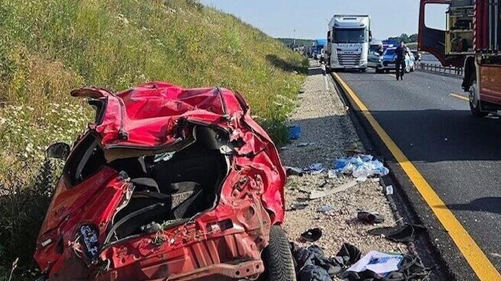 Nach dem schweren Unfall war die A 3 mehrere Stunden gesperrt.