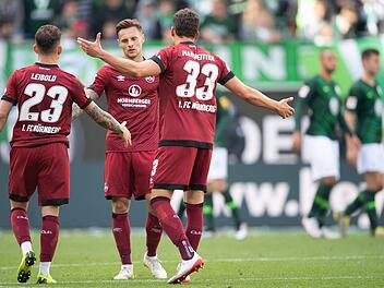 Noch besteht eine Restchance für den FCN, den Absteig zu verhindern.  Aber die anderen Vereine müssen etwas mithelfen. Foto: Swen Pförtner/dpa