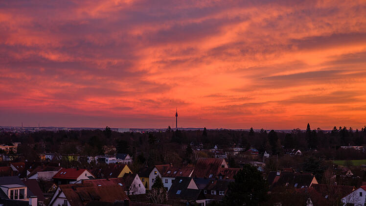 Nürnberg und Fürth: Spektakuläres Abendrot in Franken