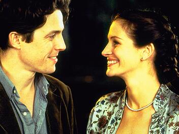 William Thacker (Hugh Grant) hat sein Herz an Anna Scott (Julia Roberts) verloren.