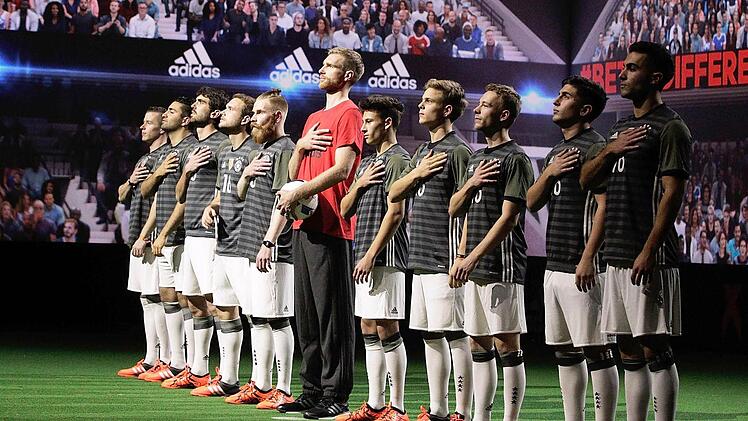 Die Nationalelf stellte das Trikot vor. Foto: Adidas