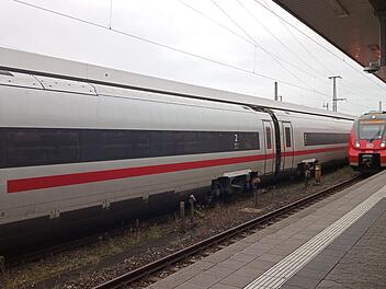 Hauptbahnhof Nürnberg, Ankunft, Zug, ICE, RE, Regionalexpress, S-Bahn, Gleise, Bahnsteig