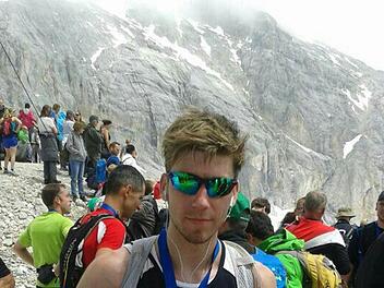 Daniel Krippner am Ziel auf rund 2700 Meter: Den Zugspitzlauf beendete der Forchheimer in 2:40:54 Stunden. Der Start für nächstes Jahr ist bereits fest eingeplant.  Foto: privat