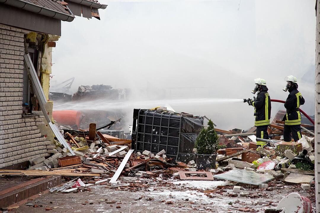 Explosion zerstört Haus in Preußisch-Oldendorf
