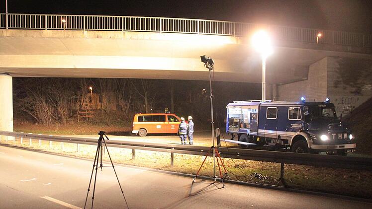 Ein Fußgänger wurde am Freitagmorgen auf der B 289 von einem Lkw erfasst.  Foto: Jürgen Gärtner