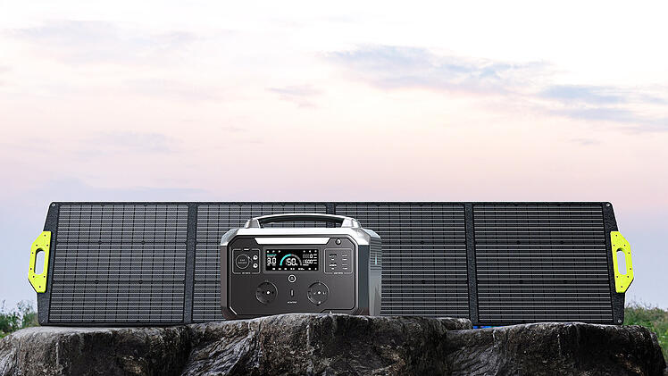 Mit dem Solarmodul im Set wird die Ampace Andes 600 Pro zur mobilen Stromversorgung.