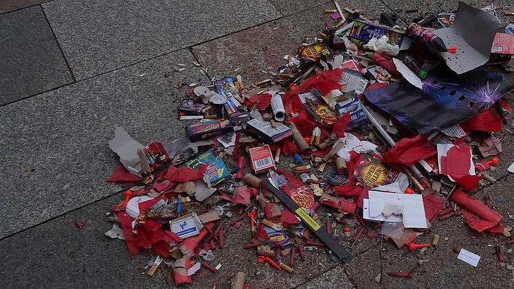 So sah es am Neujahrsmorgen auf dem Coburg Marktplatz aus.Foto: Jochen Berger
