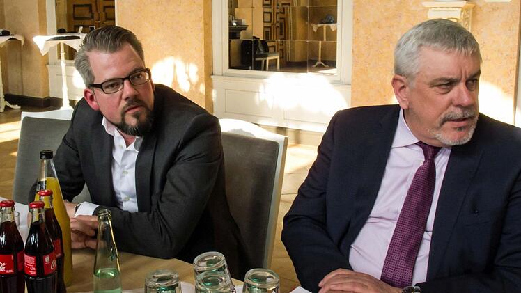 Coburgs designierter neuer Intendant Bernhard F. Loges im Spiegelsaal des Landestheaters neben OB Norbert Tessmer (rechts)Foto: Jochen Berger