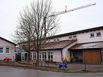 Am Kindergarten St. Josef wird ringsherum schon groß gebaut.