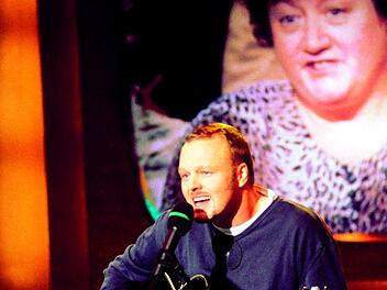 Stefan Raab machte Regina Zindlers Rechtsstreit um ihren "Maschendrahtzaun" in der ProSieben-Show "TV total" zum Hit.