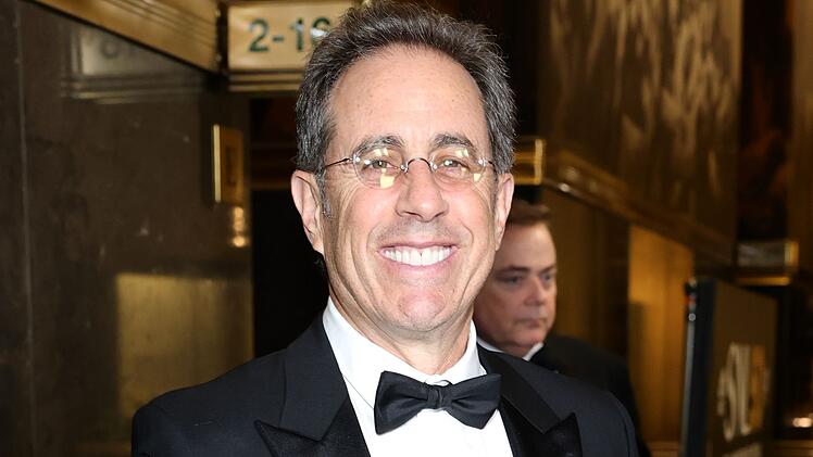 Jerry Seinfeld tritt bis heute als Stand-up-Comedian auf.