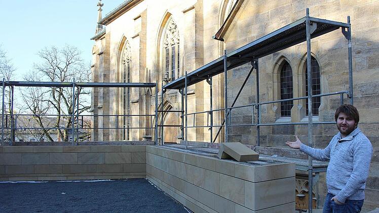 Die Verbindung zwischen Alt und Neu findet Architekt Torsten Will sehr gelungen. Er betreut federführend die Sanierung von St. Augustin. Foto: Ulrike Nauer
