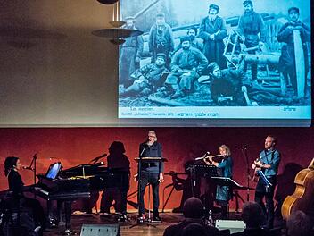 Das Ensemble "Oygnblik" eröffnet die neue Saison der Reihe "Cultur im Contakt".Foto: Jochen Berger