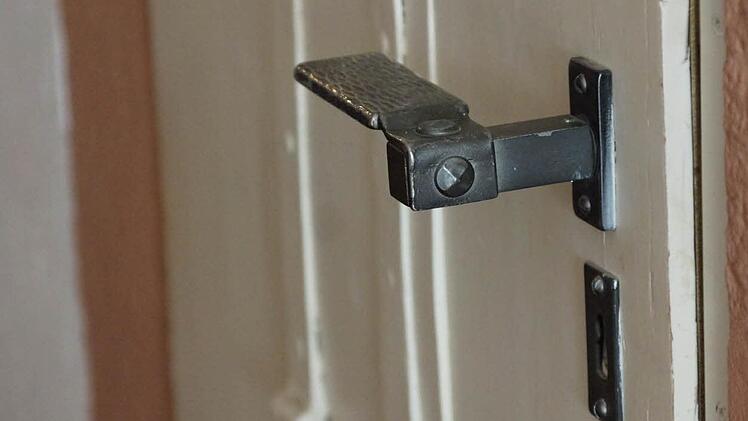 Tür zu einer der Zellen in der Fronfeste