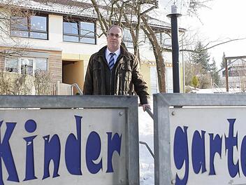 Eine "persönliche Herzensangelegenheit" nennt Stephan Heckel den Kindergarten in Fölschnitz. Der 55-Jährige will weitere sechs Jahre Ködnitzer Bürgermeister sein. Foto: Jochen Nützel