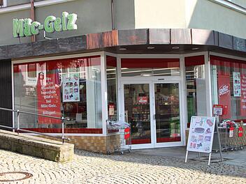 Nach der Schließung der Ihr Platz-Filiale siedelte sich Mäc Geiz am Marktplatz Bad Brückenau an. Foto: Ulrike Müller