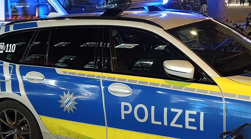 Polizei Wagen Nacht Bayern