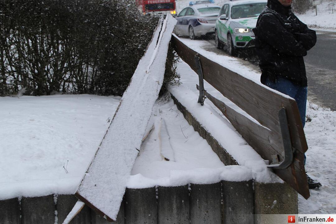 Auto überschlägt sich in Eschenbach i.d. Oberpfalz