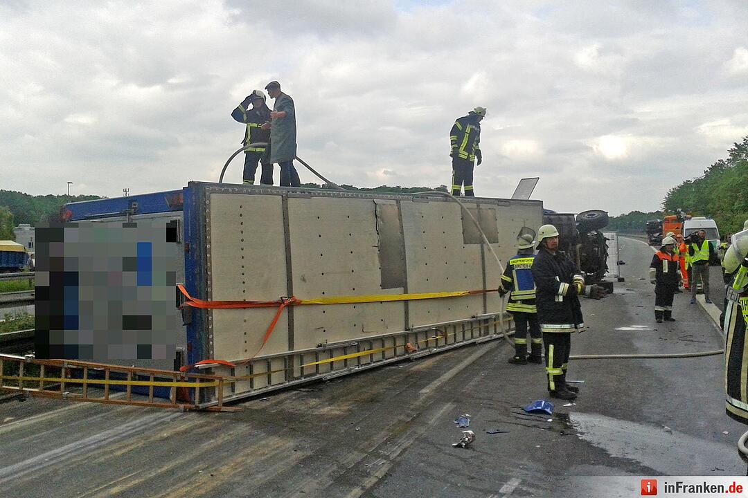 Lkw-Unfall auf A7 bei Würzburg - Beifahrer sirbt