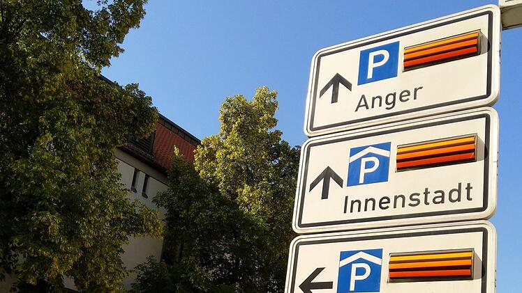 Verwirrend: Wo gibt es noch freie Parkplätze in Coburg? Das Parkleitsystem verweigert dazu derzeit jede Aussage.Foto: Jochen Berger