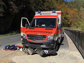 In der Fr&auml;nkischen Schweiz haben sich am Samstag zwei schwere Motorradunf&auml;lle ereignet. Ein Biker krachte in einen Rettungswagen. Foto: News5/Merzbach
