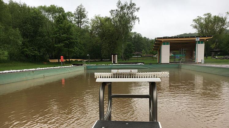 Das Ebracher Naturbad nach dem StarkregenFoto: Anette Schreiber