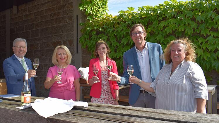 "K&ouml;nnen wirklich stolz sein": F&uuml;nf neue Weine repr&auml;sentieren das Kitzinger Land