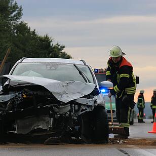 Unfall an der Anschlussstelle Hirschaid: Zwei Verletzte