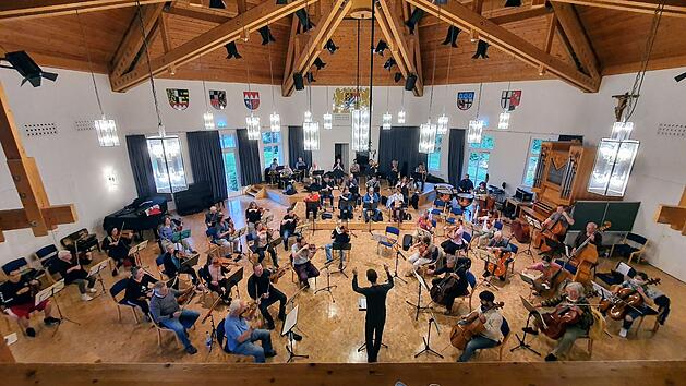 Bad Kissingen: Bayerisches Amateurorchester lädt zu Konzert ein - welche Werke gespielt werden