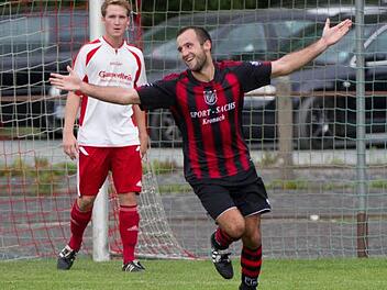 Schon 21 Treffer konnten die Spieler des VfR Johannisthal in dieser Saison bejubeln. Hier freut sich Fabian Höfner über den bislang letzten beim 3:1-Erfolg in Weißenbrunn. Foto: Heinrich Weiß
