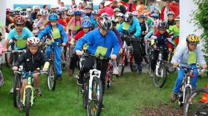 Nicht zu stoppen waren die Kinder beim Spenden-Radrennen. Foto: Horst Conze