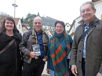 Das Organisationsteam der Bayreuther Firma Kultur-Partner für das Literatentreffen und ein wiederkehrendes Literaturfestival (v. l.): Annett Krause, Frank Piontek, Karla Fohrbeck und Clemens Lukas.  Foto: tw